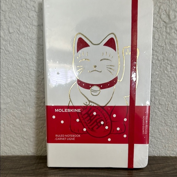 Moleskine White and Red Lucky Cat Journal - Picture 1 of 2